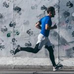 jak-prawidlowo-oddychac-podczas-biegu-sekret-maratonczykow-na-poprawe-wytrzymalosci.jpg